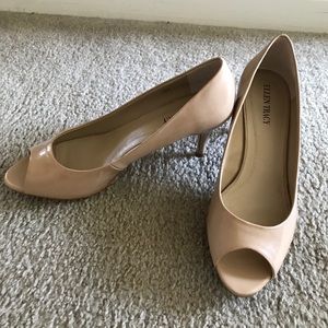 Women’s shoes